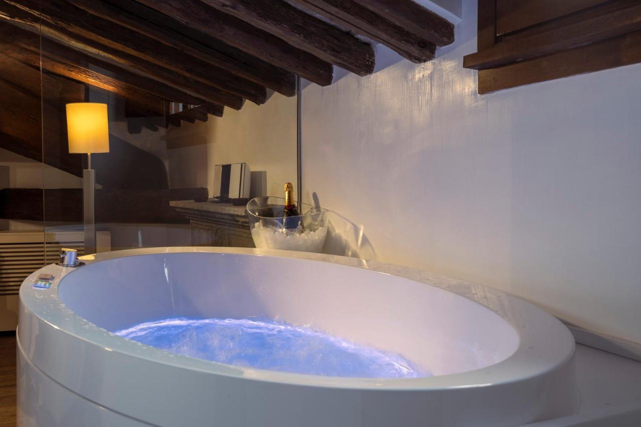 Exclusive Suite Spa Bath