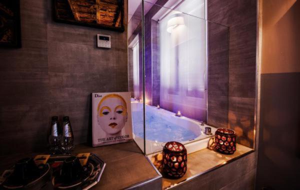 King Room with Spa Bath
