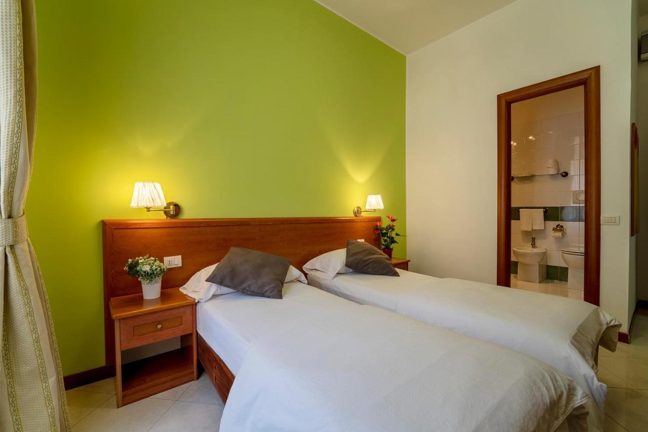 Large Double or Twin Room
