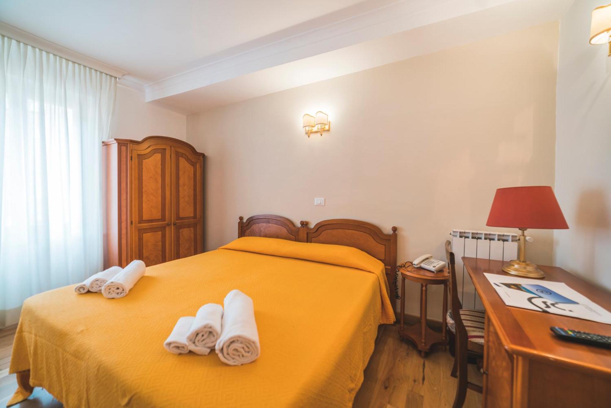 Classic Double Room