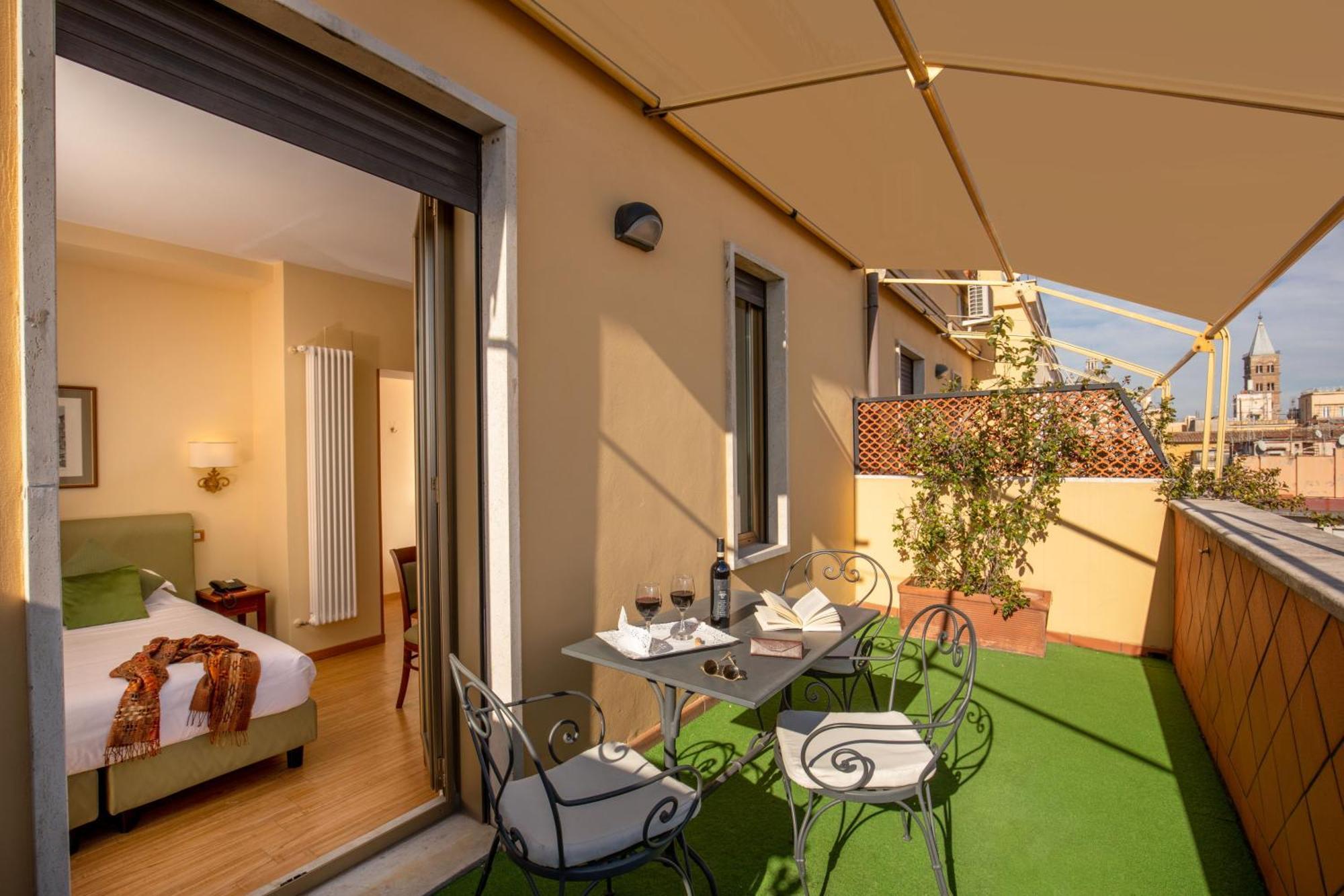 Triple Room