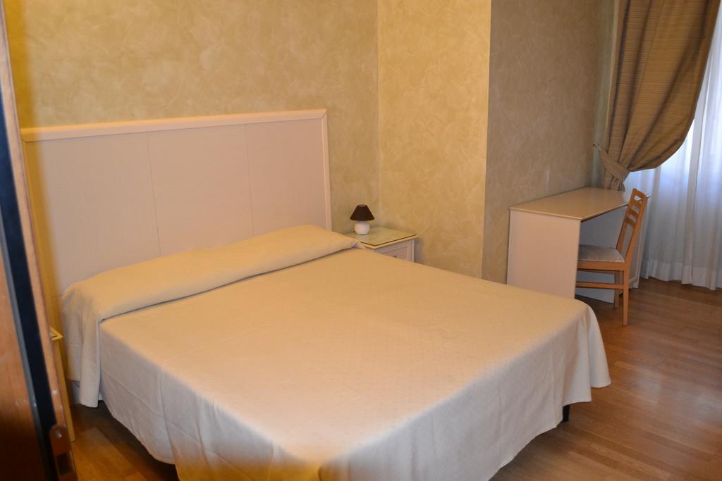 Triple Room,146949677:JPEG