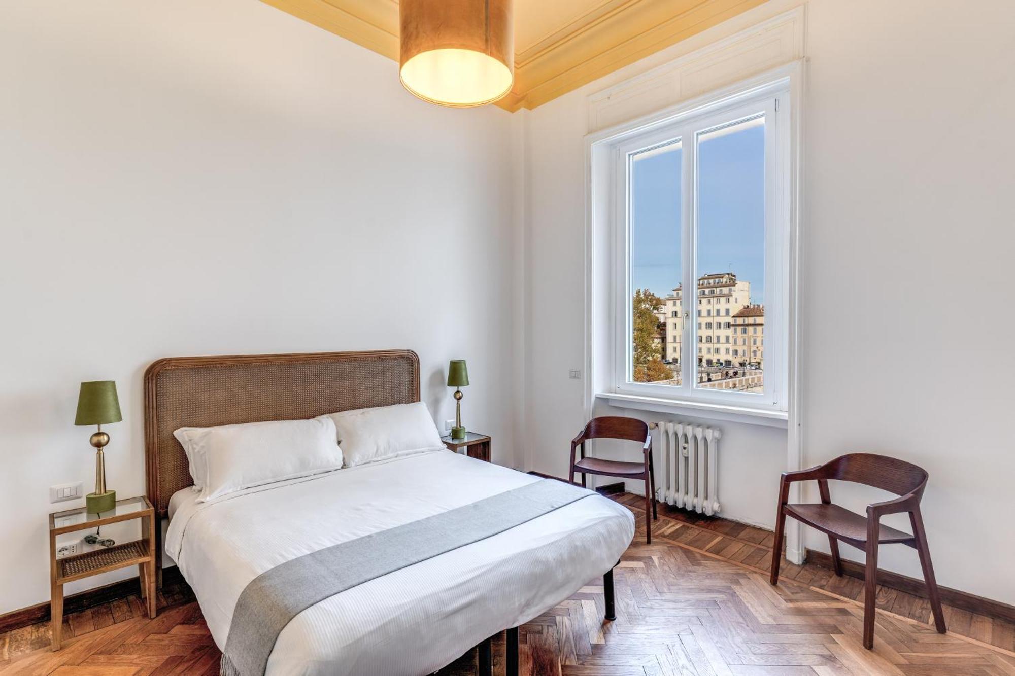 Three-Bedroom Apartment Separate Building Address Lungotevere Raffaello Sanzio n1