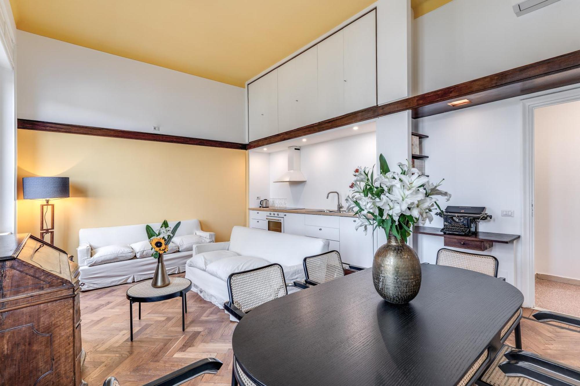 Three-Bedroom Apartment Separate Building Address Lungotevere Raffaello Sanzio n1