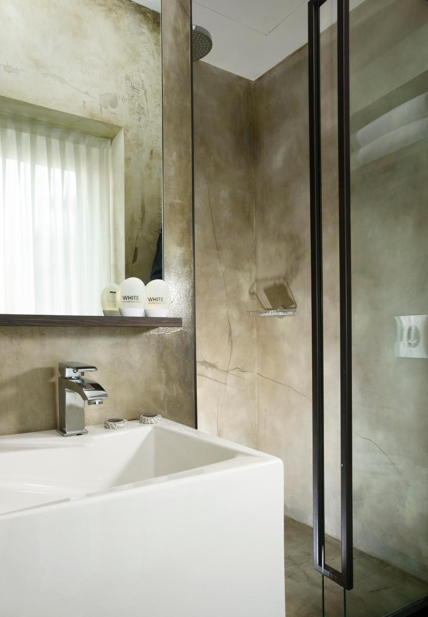 Suite with Spa Bath
