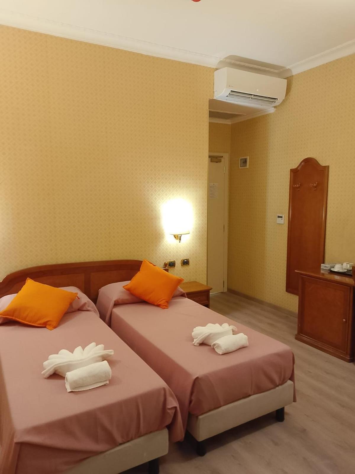 Twin Room Bath
