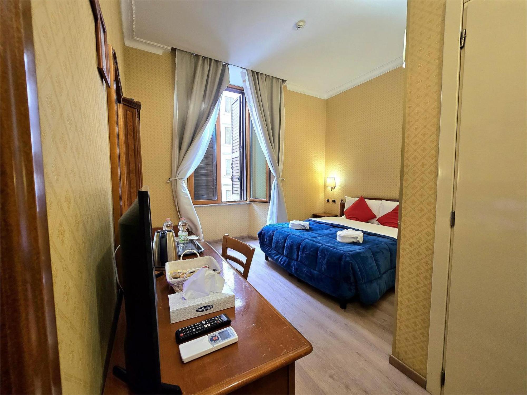 Double Room Private Bathroom