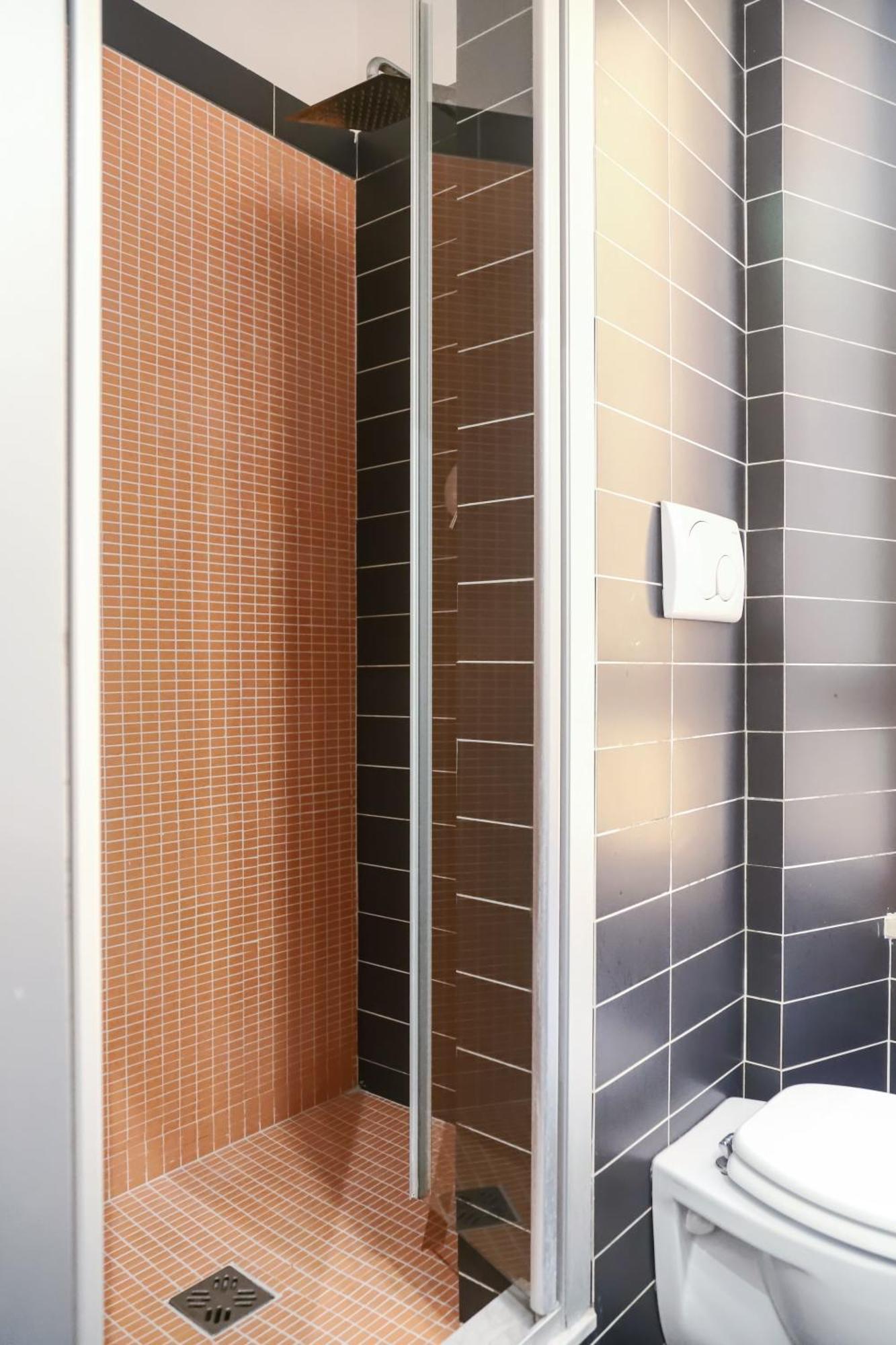 Quadruple Room with Private Bathroom