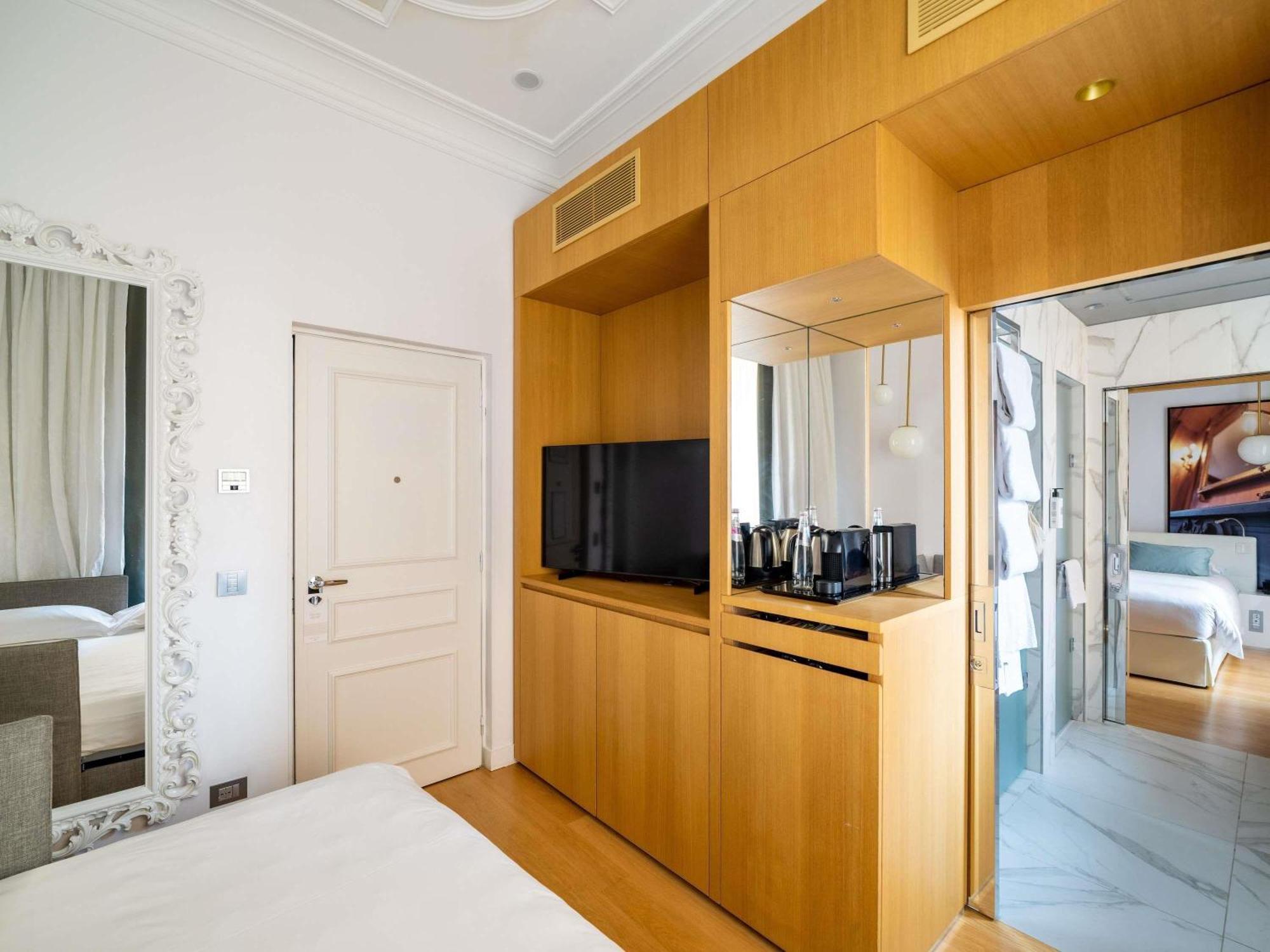 Junior Suite Room