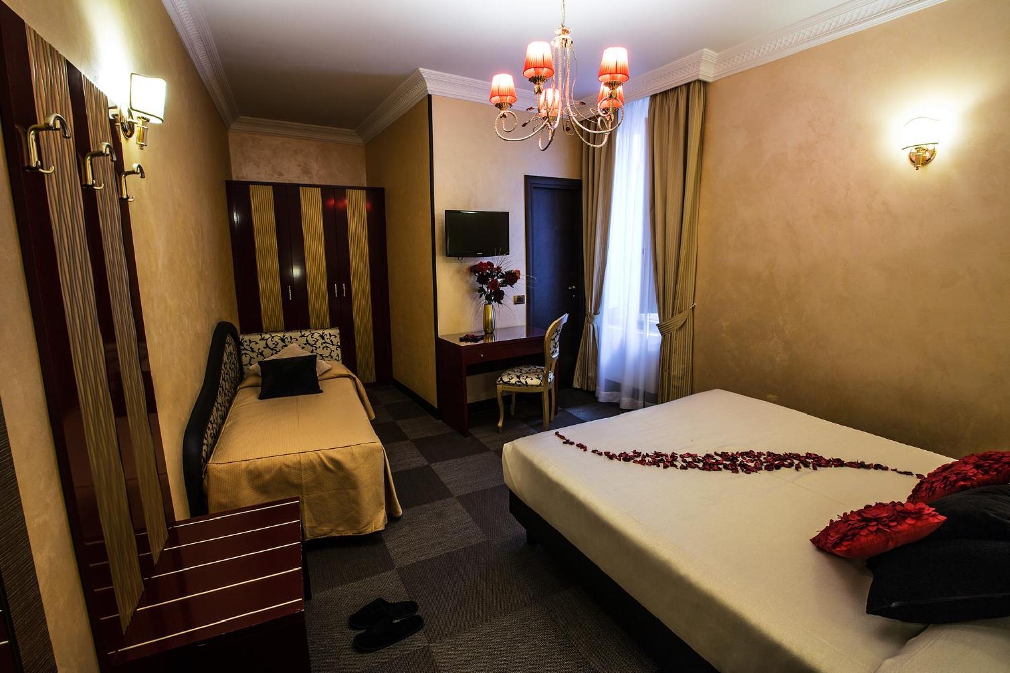 Double Room,688052451:JPEG