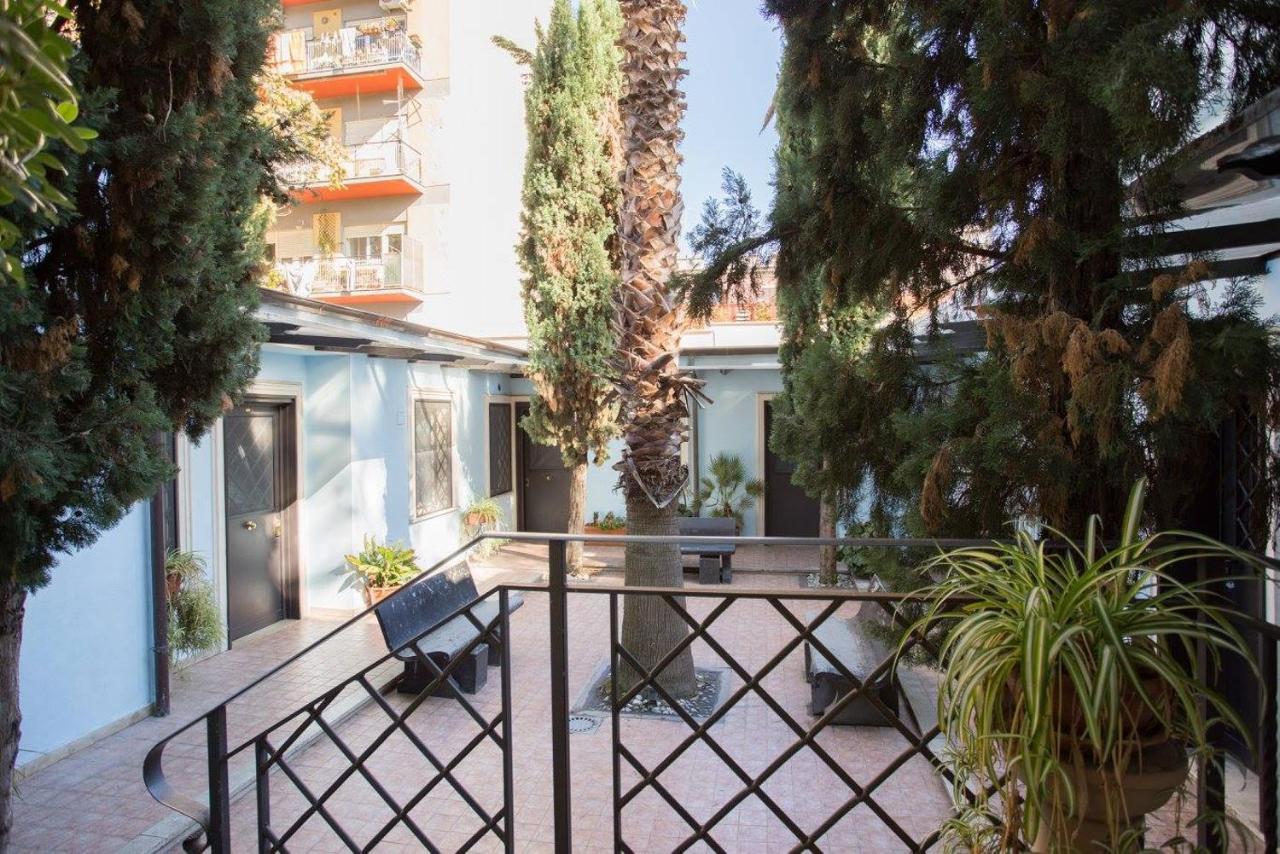 Queen Room Garden View