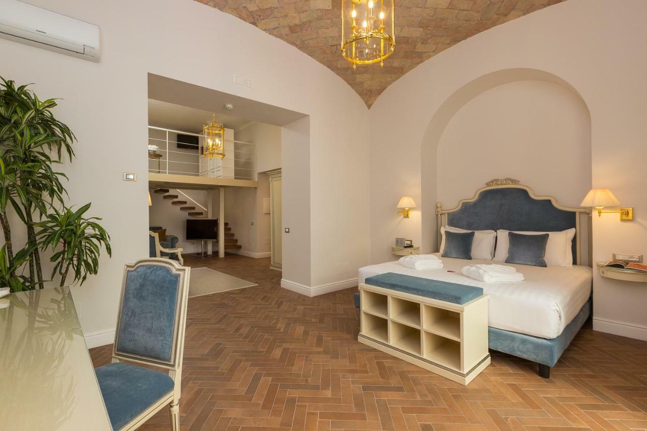 Deluxe Suite with Spa Bath