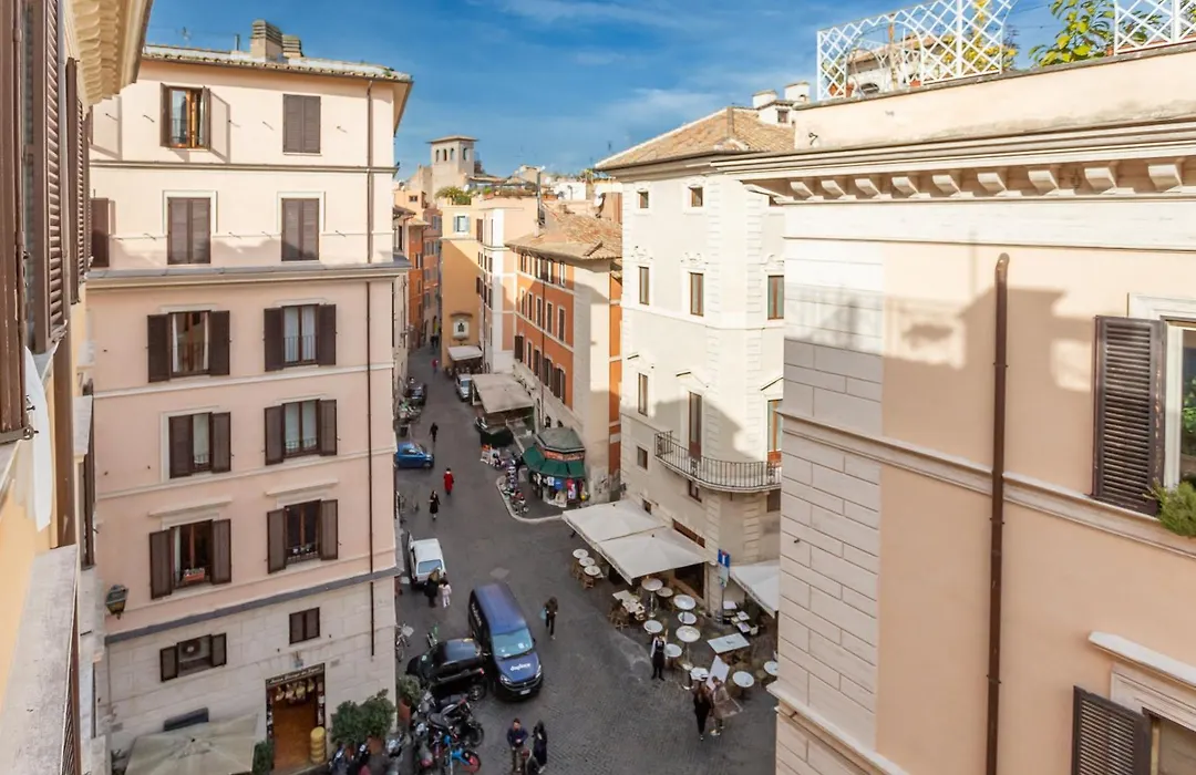 Daplace - La Mongolfiera Rooms In Navona-1