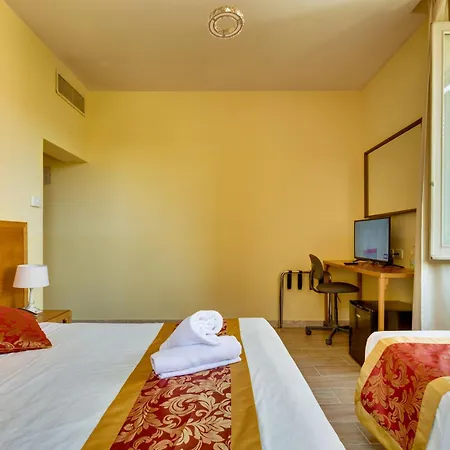 Hotel Terminal-3