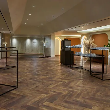 Cardo Roma, Autograph Collection-2