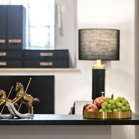 Fellini Design Suites-2