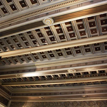 Piazza Del Gesu' Luxury Suites-3